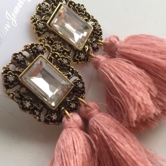 FREE SHIPPING! Crystal Pink Vintage Tassel Statement Earrings ✨ - Picture 2 of 5